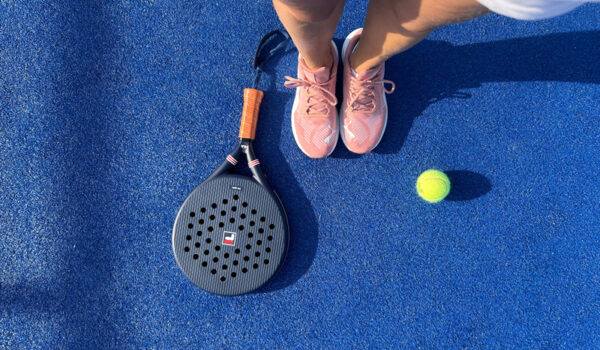 padeleast-padel-ungdom-padel-for-unge-ungdomshold-i-padel Hos Padeleast har vi ungdomshold der træner sammen. Find padel for unge her